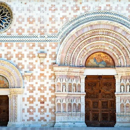 Palazzo Cappa-affitti Brevi Italia * Л'Акуила