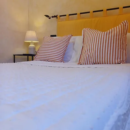 Palazzo Cappa-affitti Brevi Italia Guest house L'Aquila