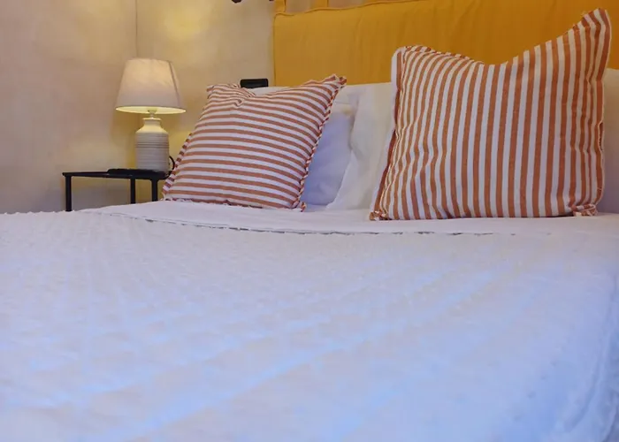 Palazzo Cappa-affitti Brevi Italia Gasthof LʼAquila